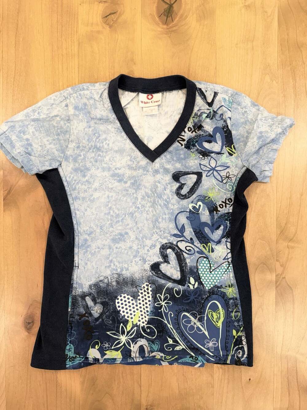 White Cross Scrub Top Size XS Blue Hearts V-Neck